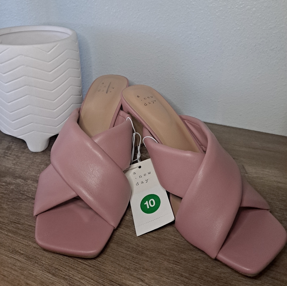 a new day pink sandals Size 10